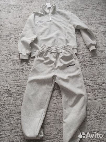 Спортивный костюм женский