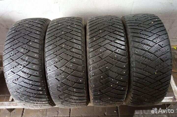Goodyear Ultragrip Ice Arctic 215/55 R16 102N