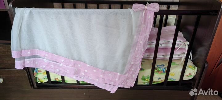 Бортики в детскую кроватку с балдахином