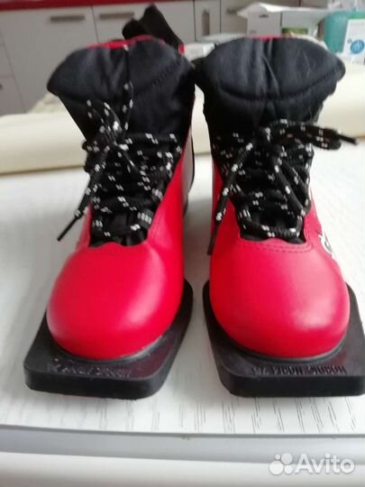 Лыжные ботинки