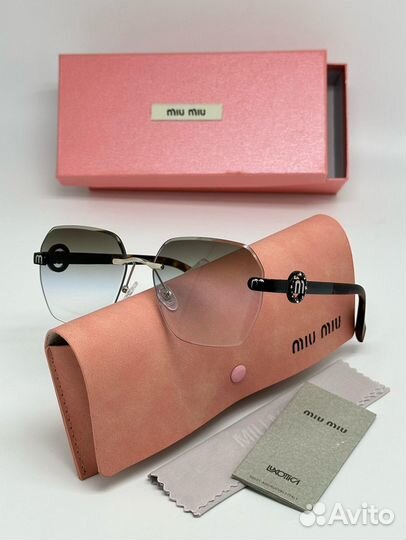 Солнцезащитные очки miu miu