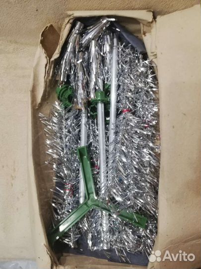 Елка искусственная СССР и елочные игрушки