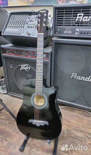 Акустическая классическая гитара