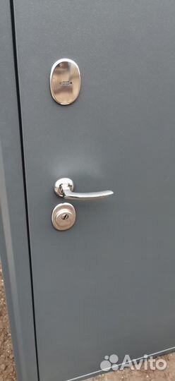 Дверь входная металлическая