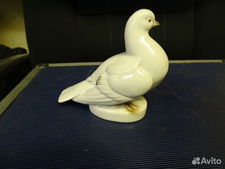 Голубь фарфоровая статуэтка гжель СССР
