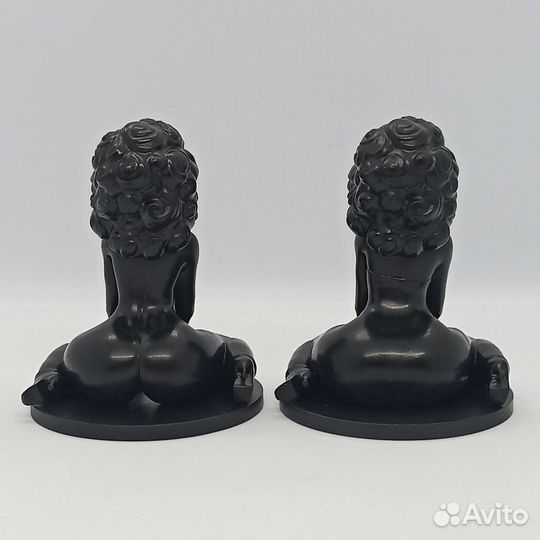 Фигурка девушки черная