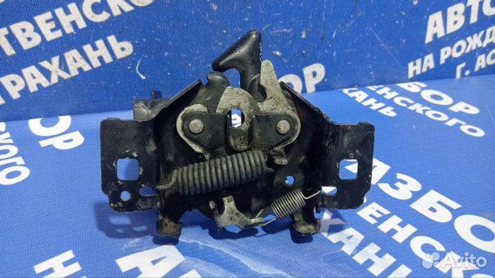 Замок капота Ford F350 пикап A325C 2005