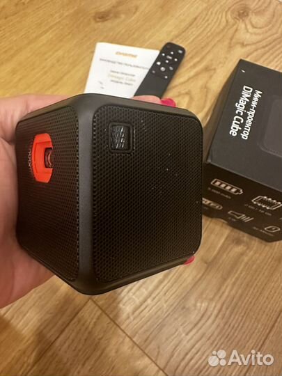 Мини-проектор Digma Cube