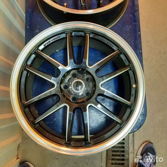 Rays японские диски r18 Gram Light 57 Ultimate