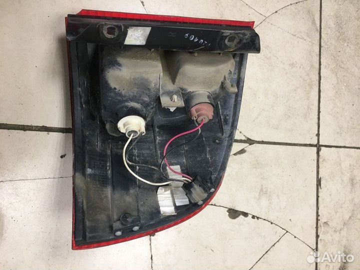 Фонарь правый нижний