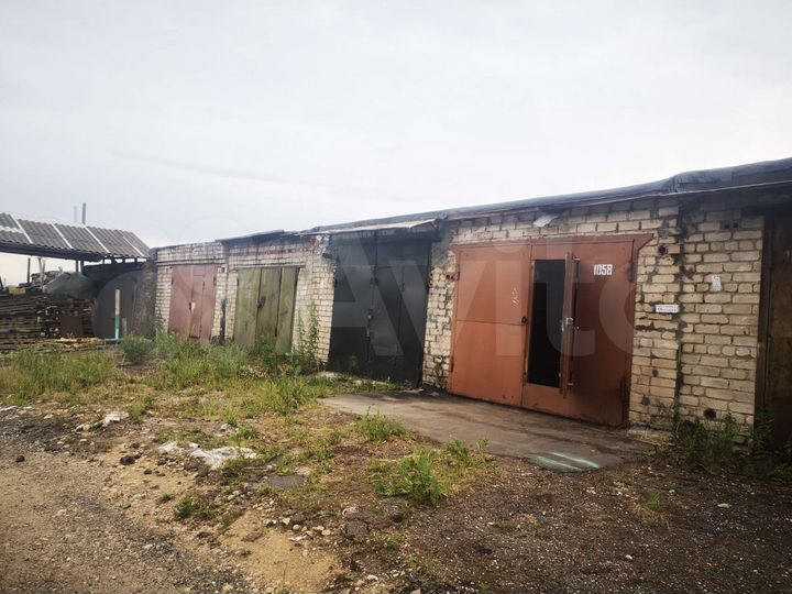 Гараж, > 30 м²