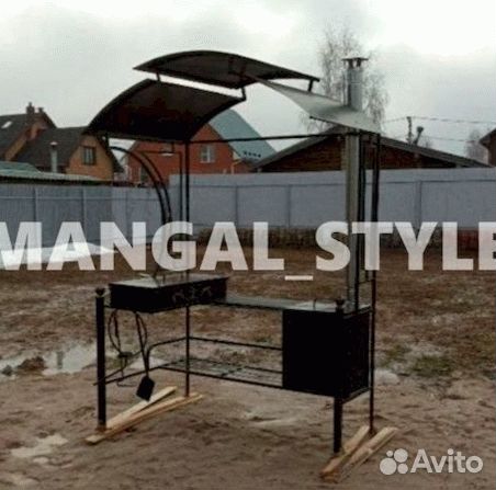 Мангал с крышей