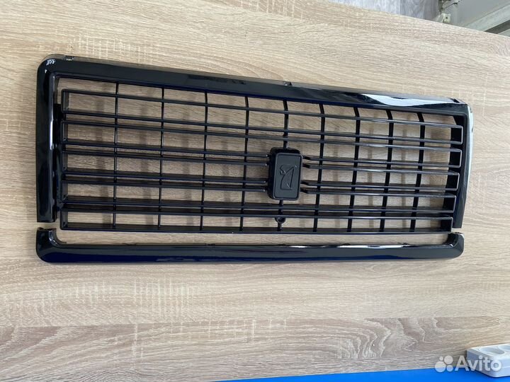 Глянцевая черная решетка на ваз 2107