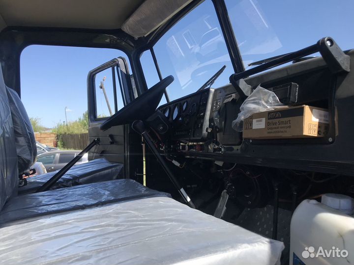 Урал 5557 с КМУ, 2013