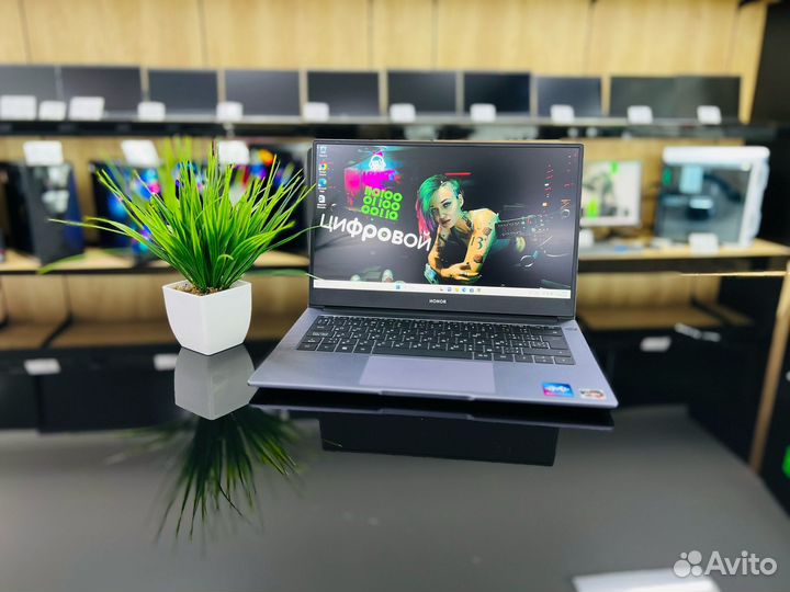 Мощный ноутбук Honor 14