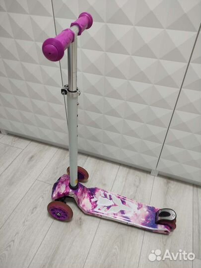 Детский трёхколёсный самокат