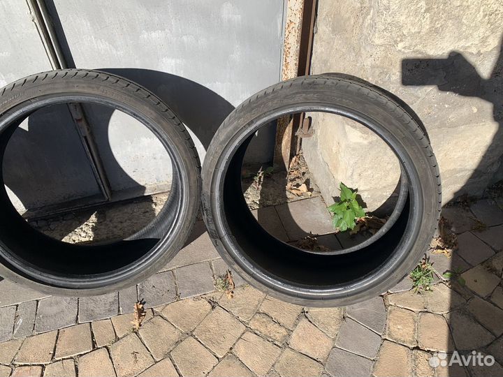 Pirelli P Zero 235/35 R19 и 255/30 R19