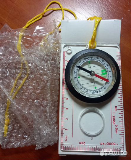 Компас жидкостный