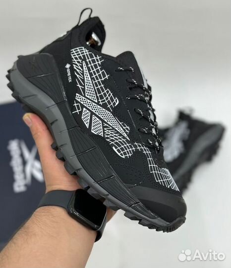 Кроссовки непромокаемые Reebok Zig Kinetica