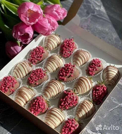 Клубника и бананы в бельгийском шоколаде