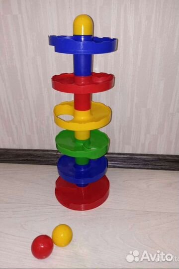Пирамидка горка с шариками