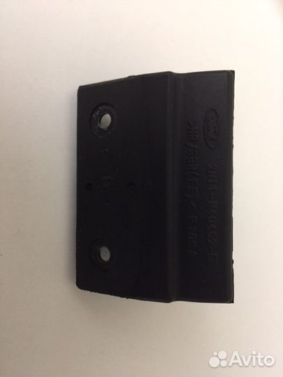 Отбойник крышки багажника Форд фьюжен