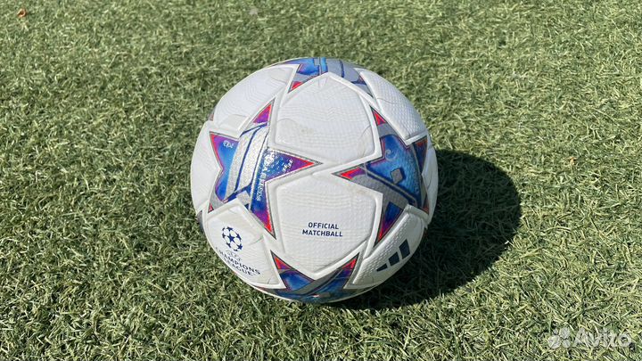 Футбольный мяч adidas лига чемпионов 2023/24
