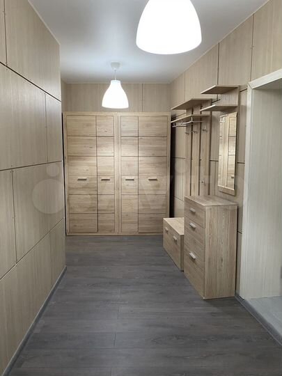 2-к. квартира, 60 м², 1/3 эт.