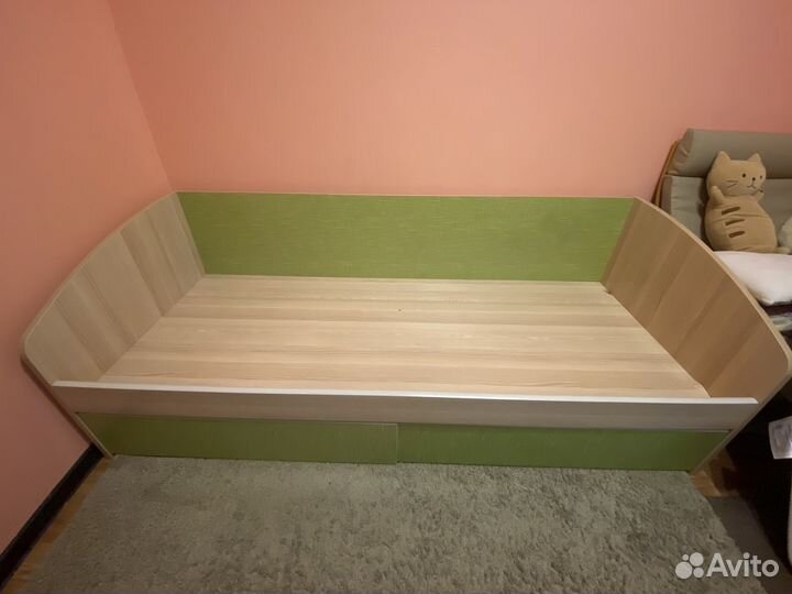 Кровать односпальная с матрасом бу
