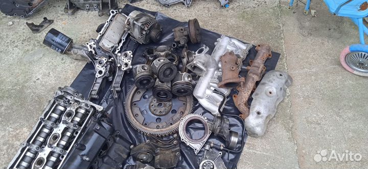 Запчасти от двигателя а /м Хендай Гранд Старекс
