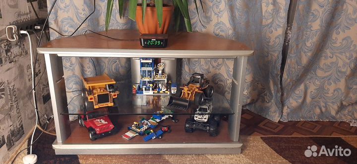 Тумба под телевизор