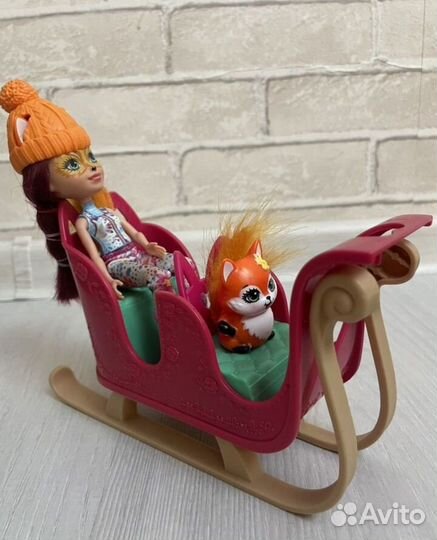 Энчантималс на санях