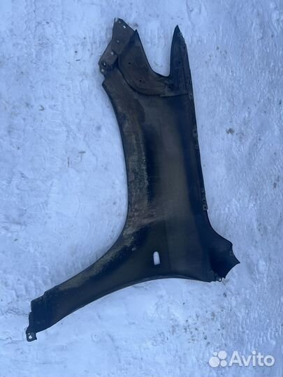 Крыло переднее левое toyota land cruiser 200