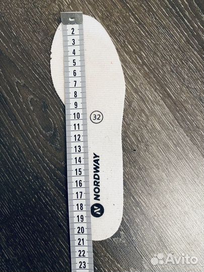 Продам фигурные коньки р.32