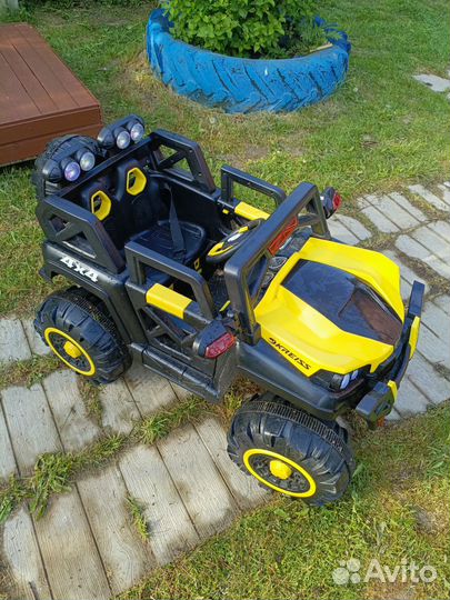 Детский электромобиль