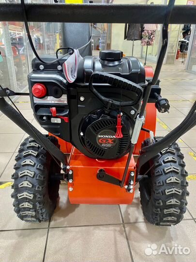 Снегоуборщик бензиновый Honda HSS 13HP