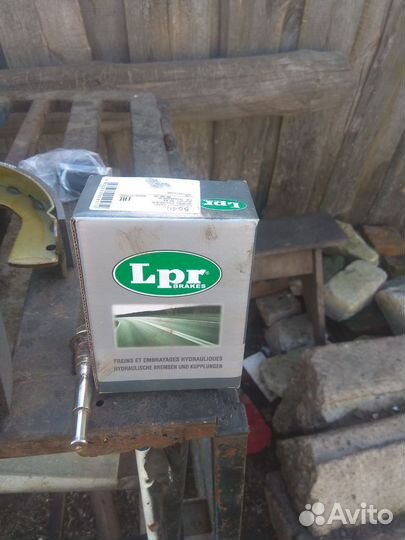 Тормозные колодки задние на kia