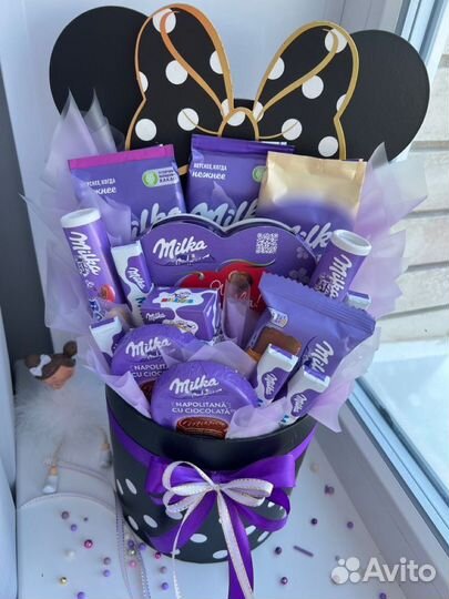 Букет цветов или сладостей