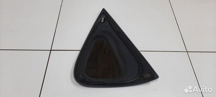 Стекло кузовное глухое правое (SsangYong Rexton)