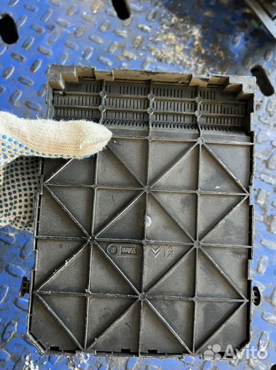 BSI блок предохранителей Citroen C4 1.6