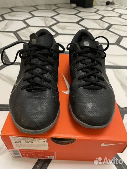 Бутсы сороконожки Nike, размер 35,5