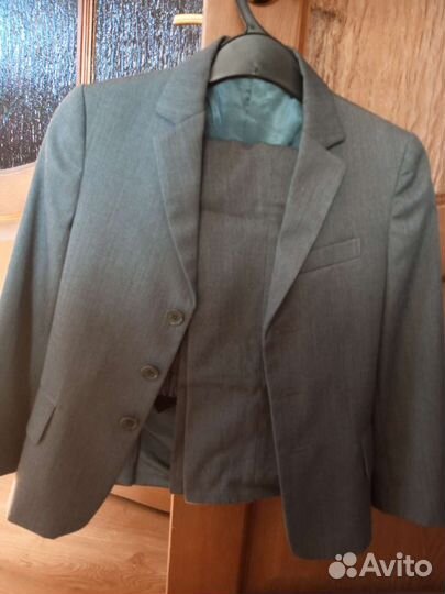 Школьный костюм для мальчика 122 серый