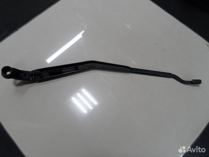 Держатель щетки стеклоочистителя Toyota левый