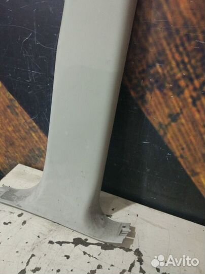 Обшивка салона правая Cadillac Escalade LQ9 2002