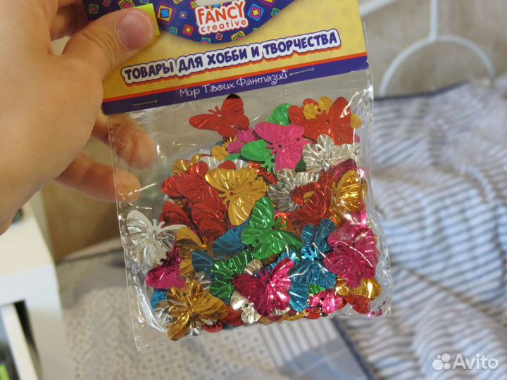 Наклейки, аниме Унесённые, Рик и морти, творчество