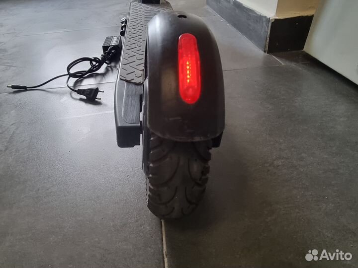 Электросамокат Midway 0809