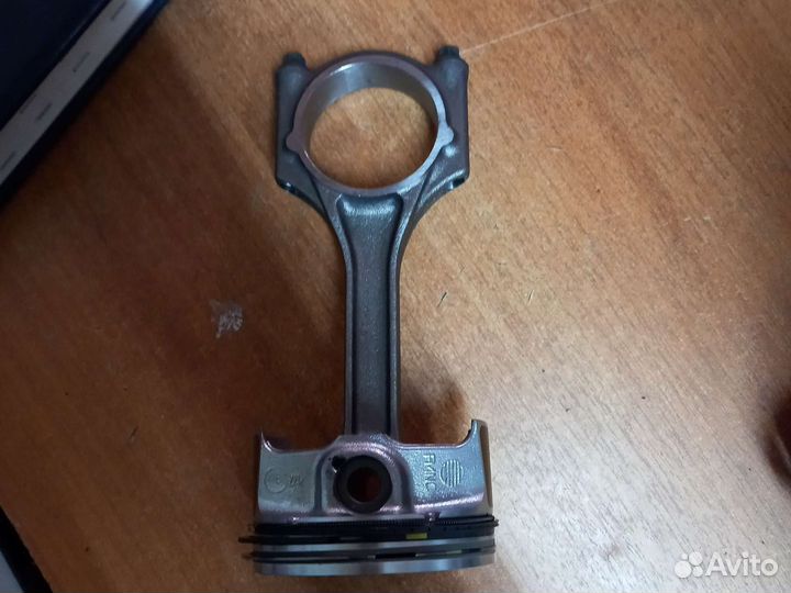 Поршень и шатун в сборе Гранта 8кл (48308)