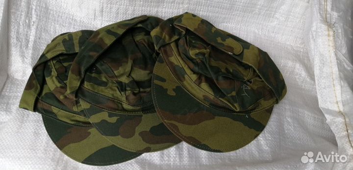 Кепка камуфляжная, бушлат меховой армейский