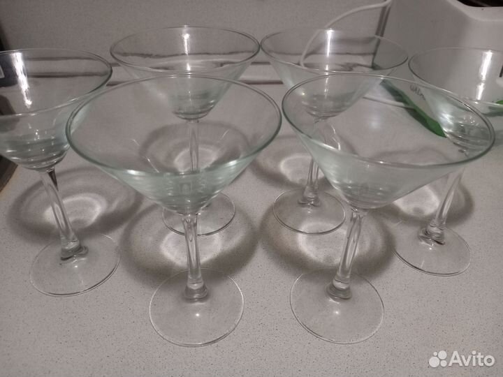 Набор бокалов для мартини и коктелей
