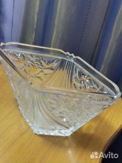 Хрустальная ваза